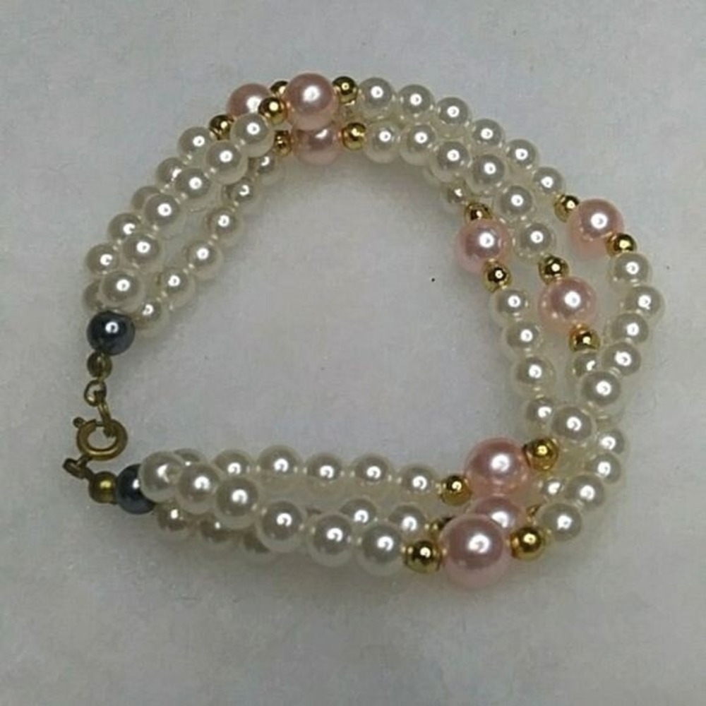 3 strand pink and white‎ faux pearl bracelet